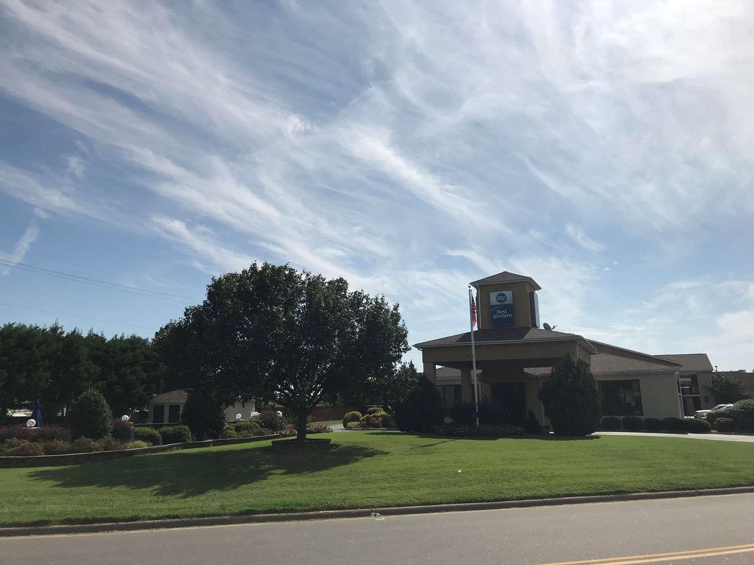 Best Western Inn & Suites Monroe Εξωτερικό φωτογραφία