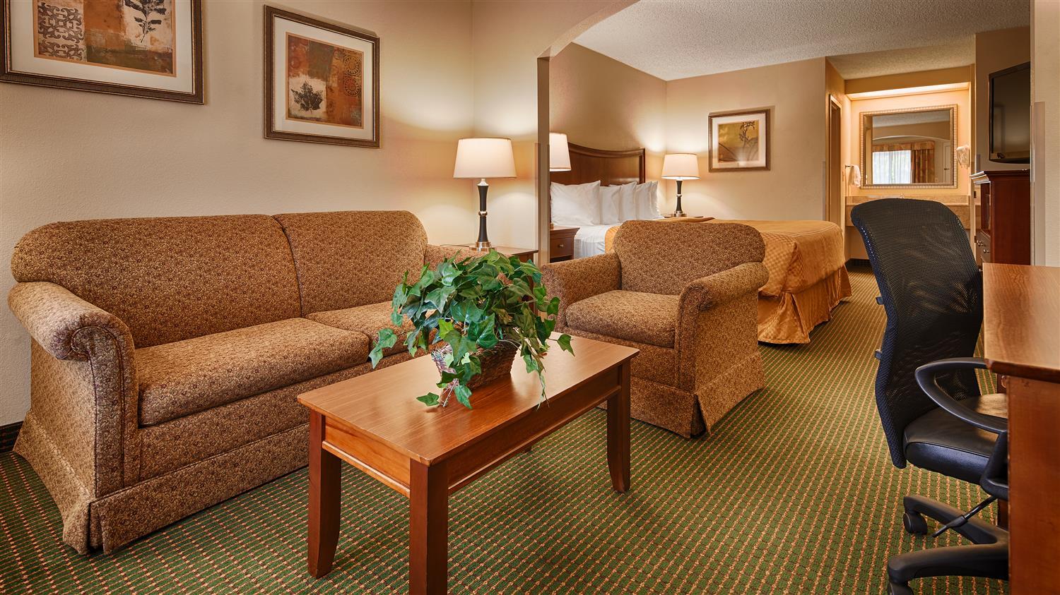 Best Western Inn & Suites Monroe Εξωτερικό φωτογραφία