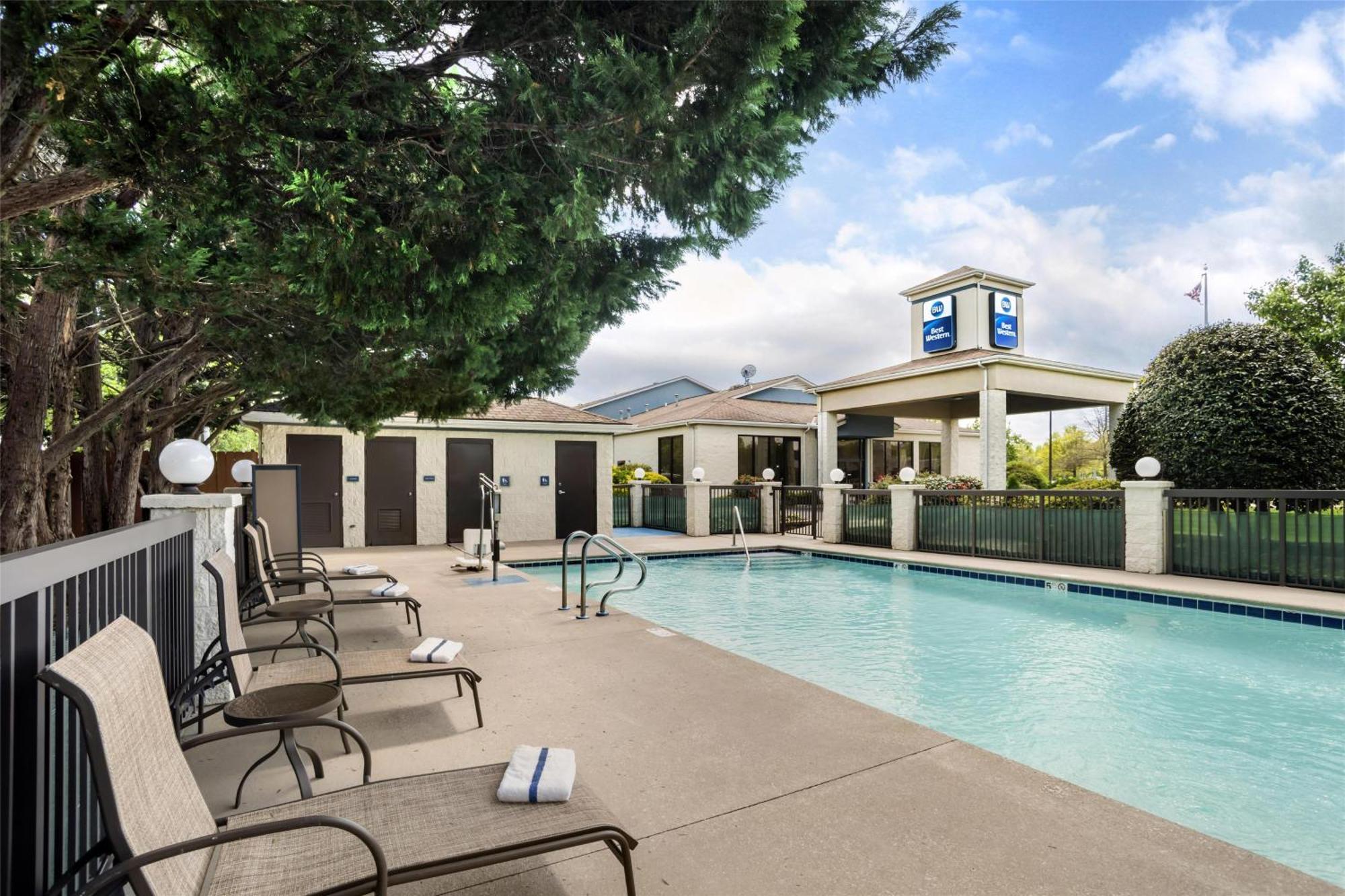 Best Western Inn & Suites Monroe Εξωτερικό φωτογραφία