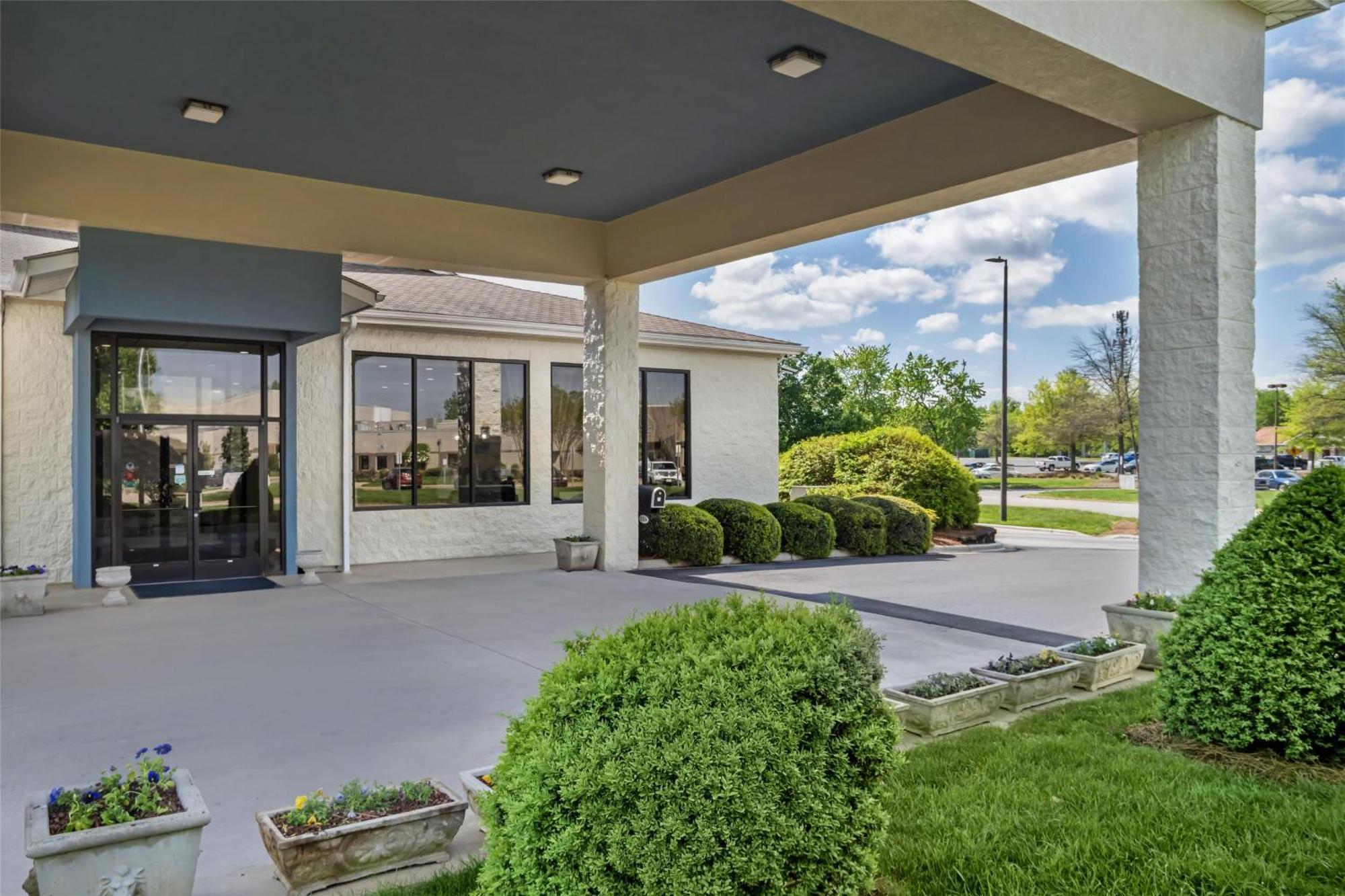 Best Western Inn & Suites Monroe Εξωτερικό φωτογραφία