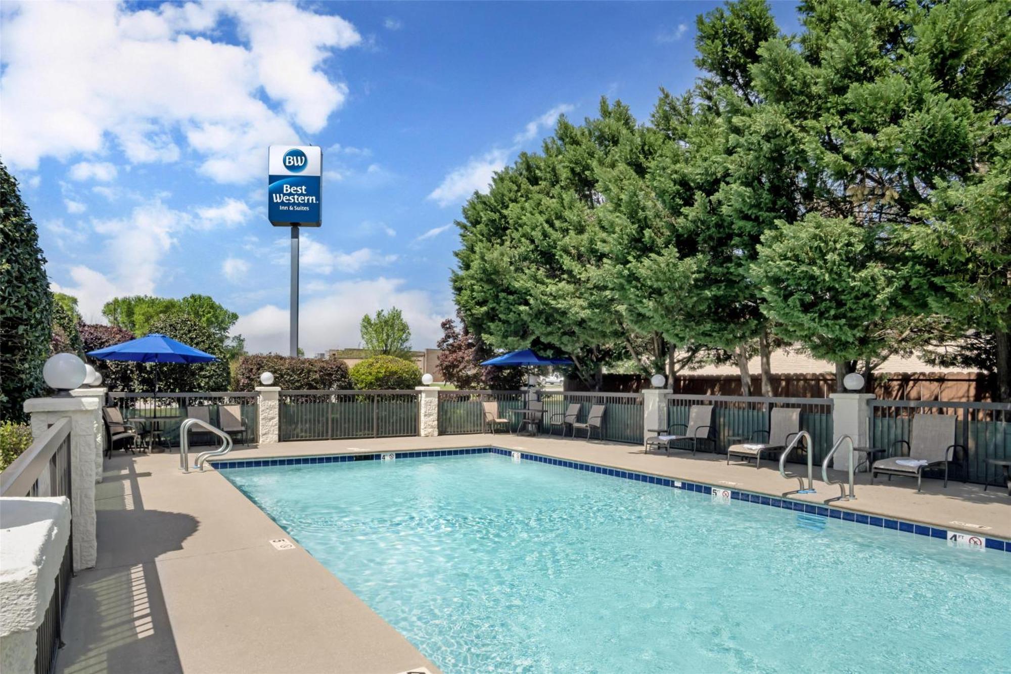 Best Western Inn & Suites Monroe Εξωτερικό φωτογραφία