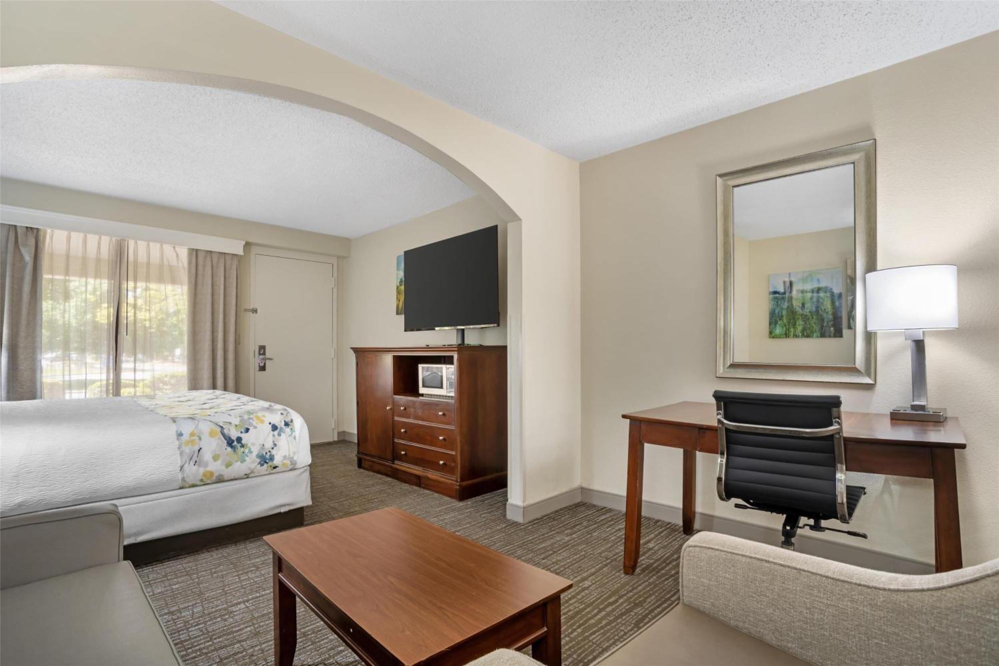 Best Western Inn & Suites Monroe Εξωτερικό φωτογραφία