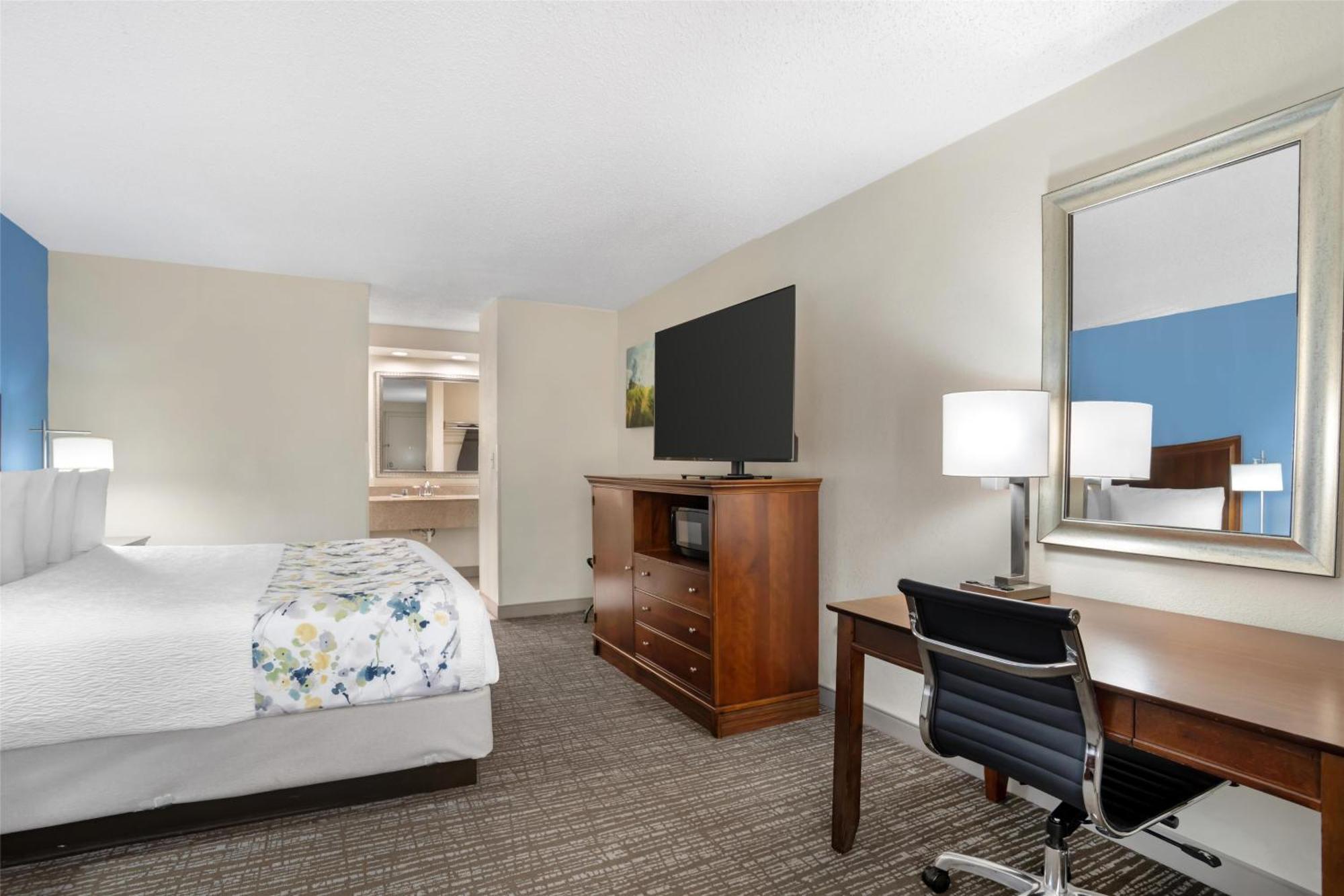 Best Western Inn & Suites Monroe Εξωτερικό φωτογραφία