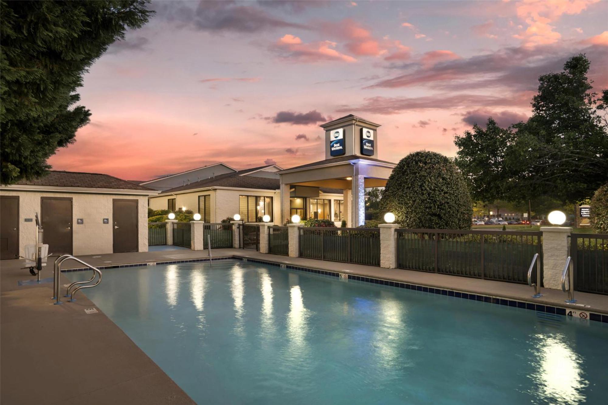 Best Western Inn & Suites Monroe Εξωτερικό φωτογραφία