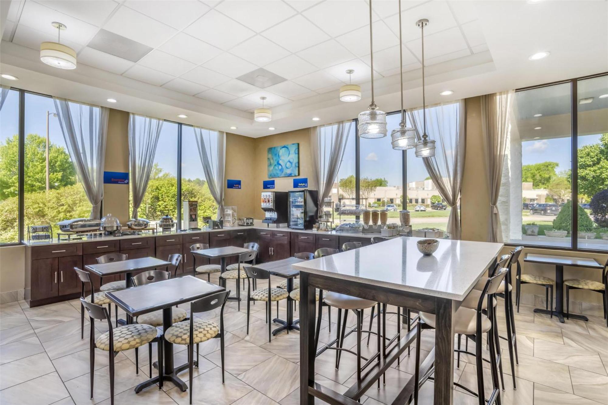 Best Western Inn & Suites Monroe Εξωτερικό φωτογραφία