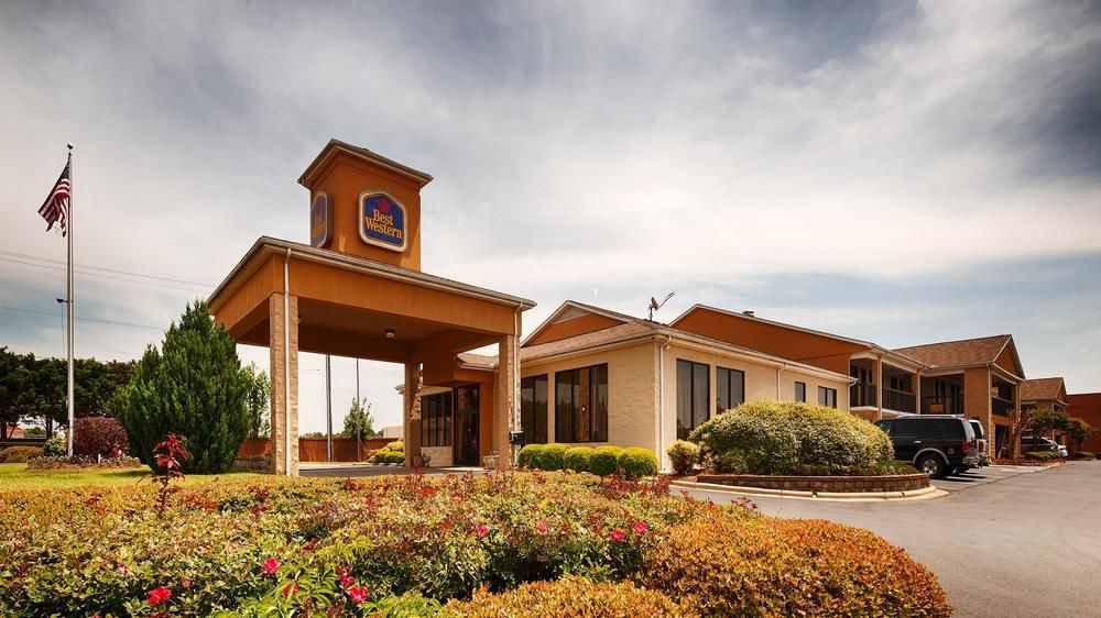 Best Western Inn & Suites Monroe Εξωτερικό φωτογραφία